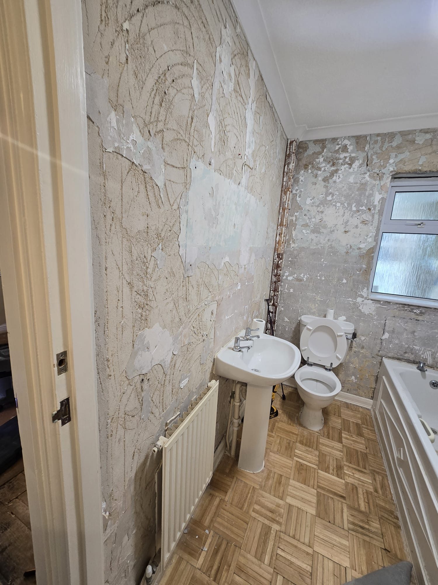 Bathroom before refurbishment view 3